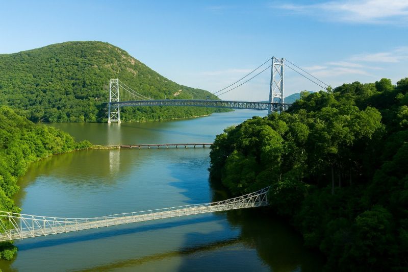 Local Bathtub Installation pros at work